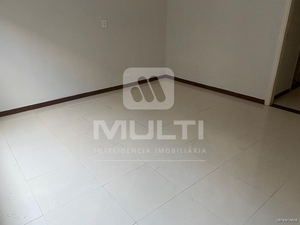 Casa, 3 quartos, 182 m² - Foto 2