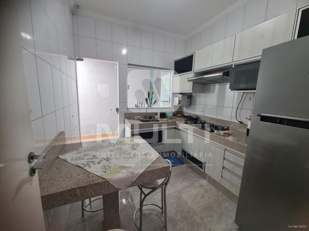Casa, 1 quarto, 160 m² - Foto 2