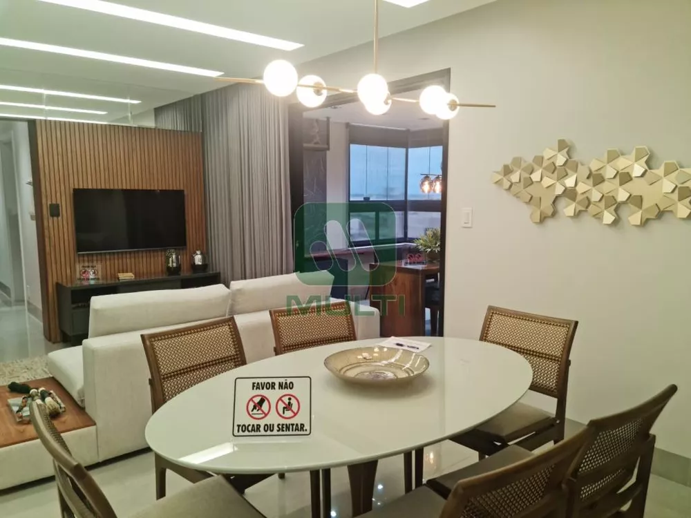 Apartamento à venda com 3 quartos, 114m² - Foto 2