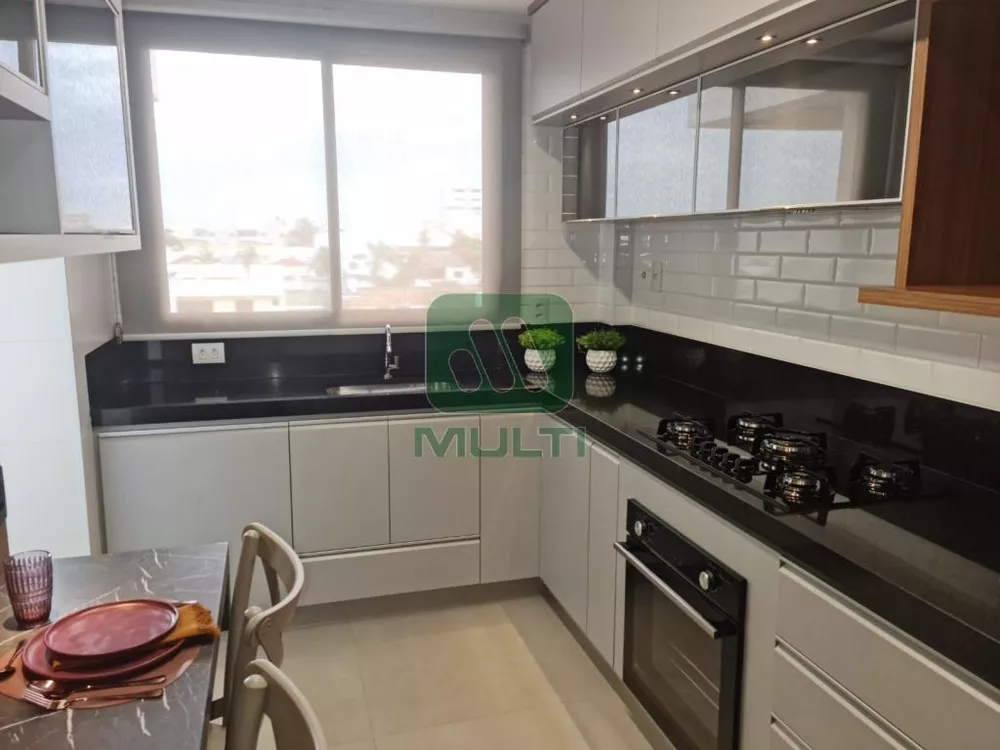 Apartamento à venda com 3 quartos, 114m² - Foto 3