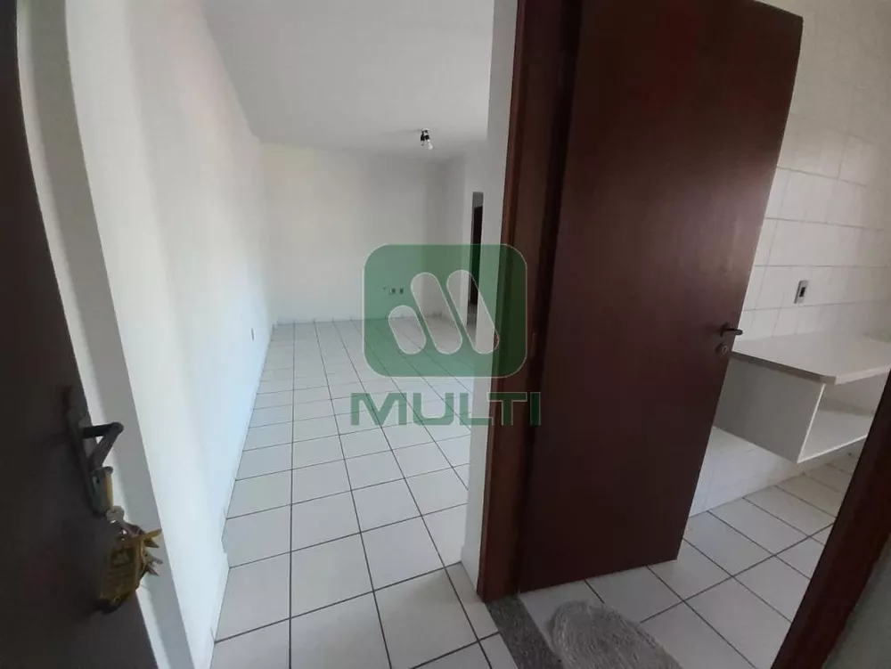 Apartamento à venda com 2 quartos, 84m² - Foto 2