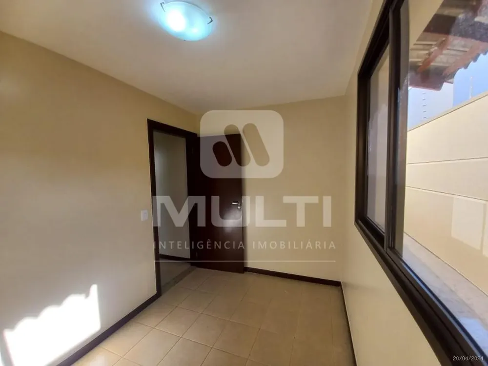 Casa, 3 quartos, 262 m² - Foto 3