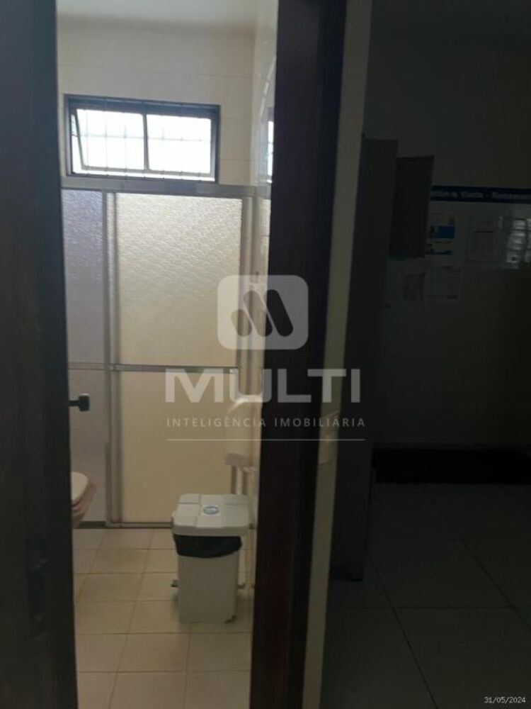 Casa à venda com 3 quartos, 190m² - Foto 16