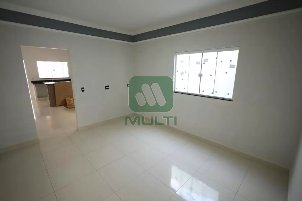 Casa à venda com 3 quartos, 150m² - Foto 2