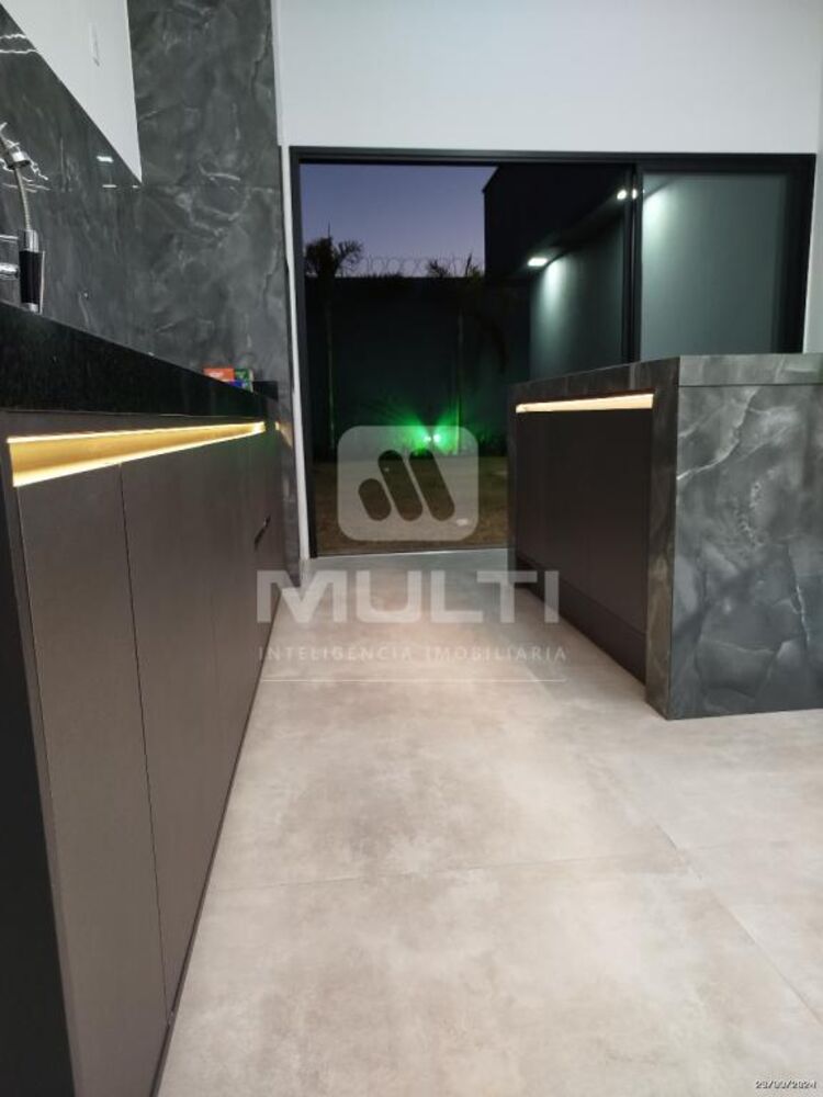 Casa à venda com 3 quartos, 144m² - Foto 8
