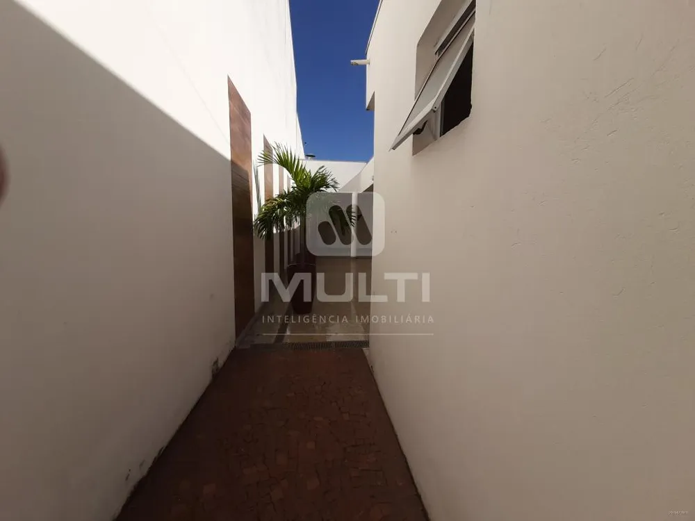 Casa, 3 quartos, 207 m² - Foto 3