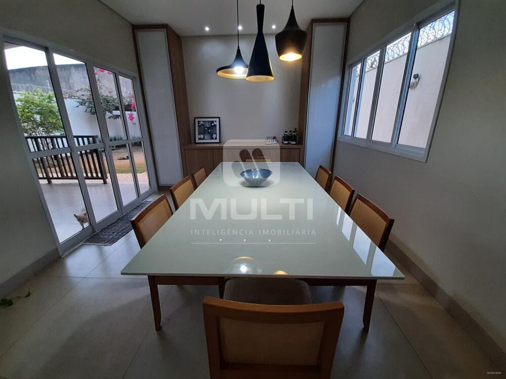 Casa, 3 quartos, 235 m² - Foto 4