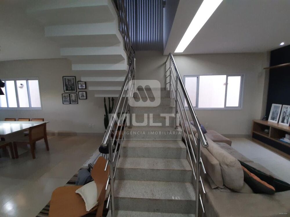 Casa, 3 quartos, 235 m² - Foto 2