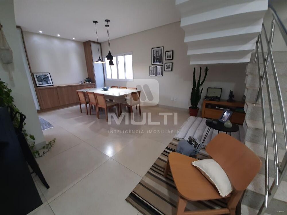 Casa, 3 quartos, 235 m² - Foto 3