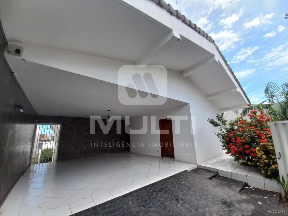 Casa, 3 quartos, 300 m² - Foto 1