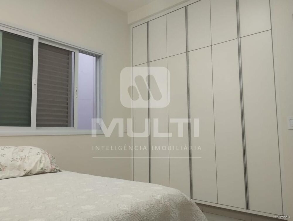 Casa, 3 quartos, 214 m² - Foto 2