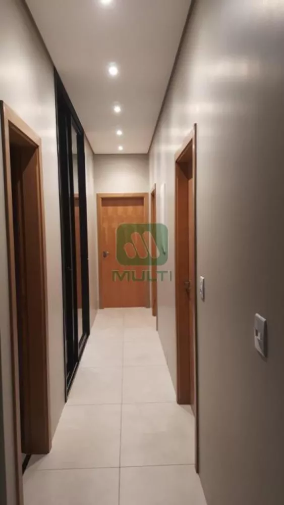 Casa à venda com 3 quartos, 200m² - Foto 7