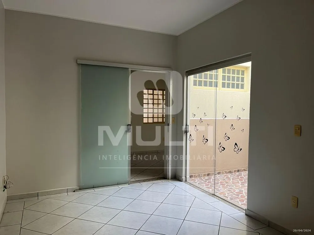 Casa, 4 quartos, 240 m² - Foto 4