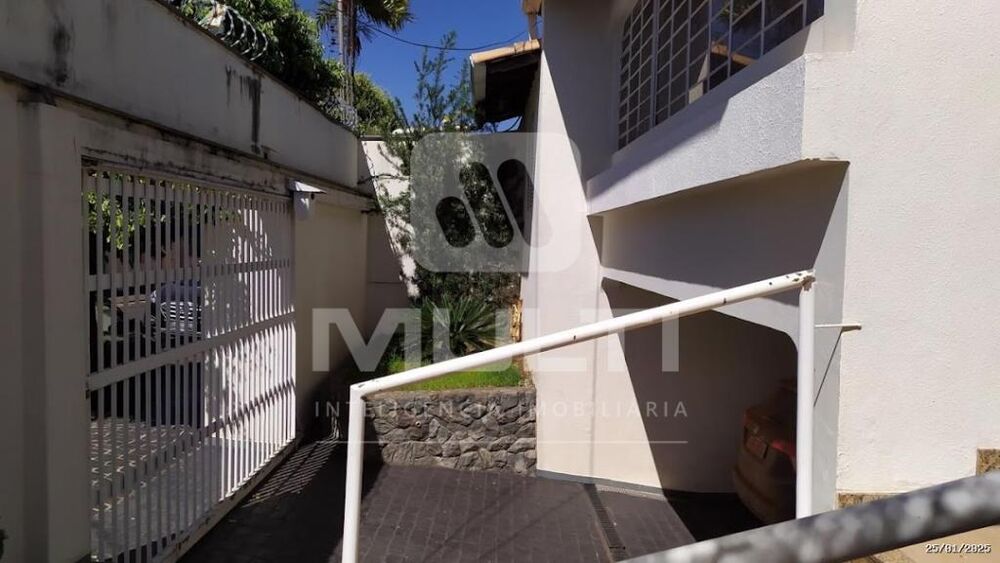 Casa à venda com 4 quartos, 341m² - Foto 12
