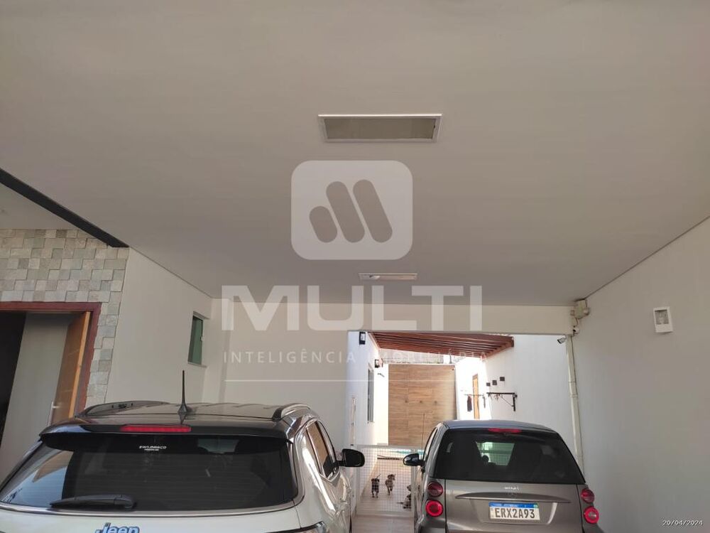 Casa à venda com 4 quartos, 289m² - Foto 4