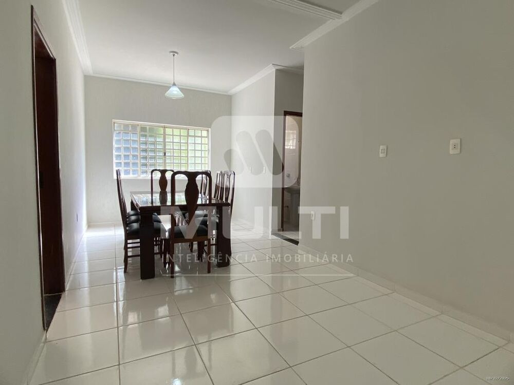 Casa, 4 quartos, 256 m² - Foto 3