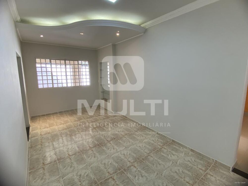 Casa, 4 quartos, 256 m² - Foto 1