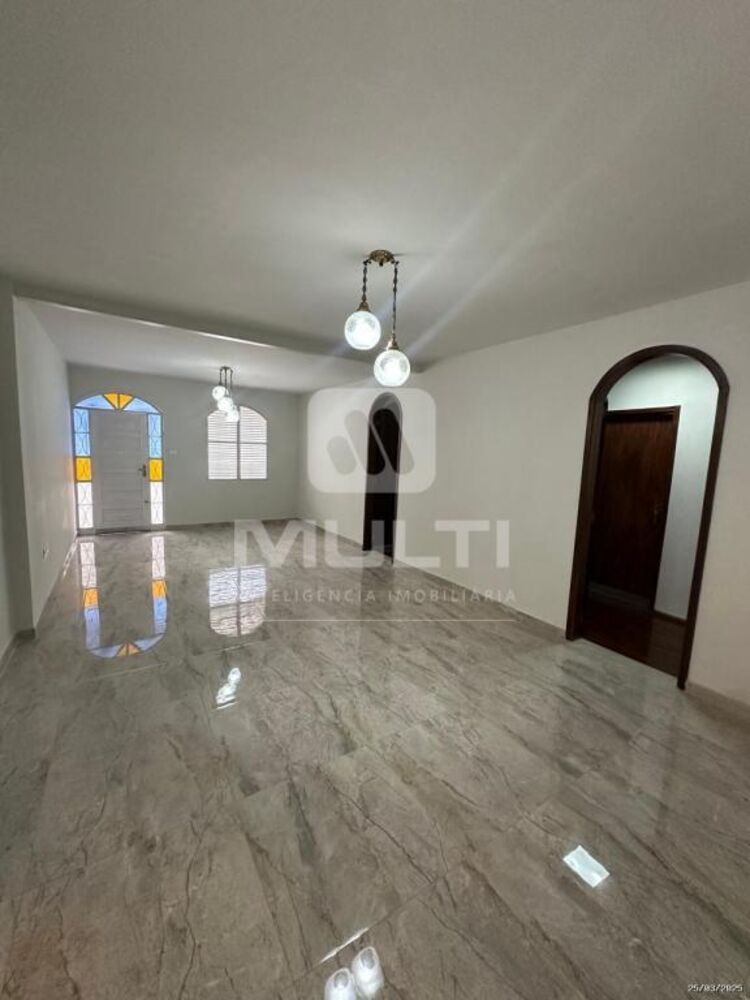 Casa, 4 quartos, 234 m² - Foto 3