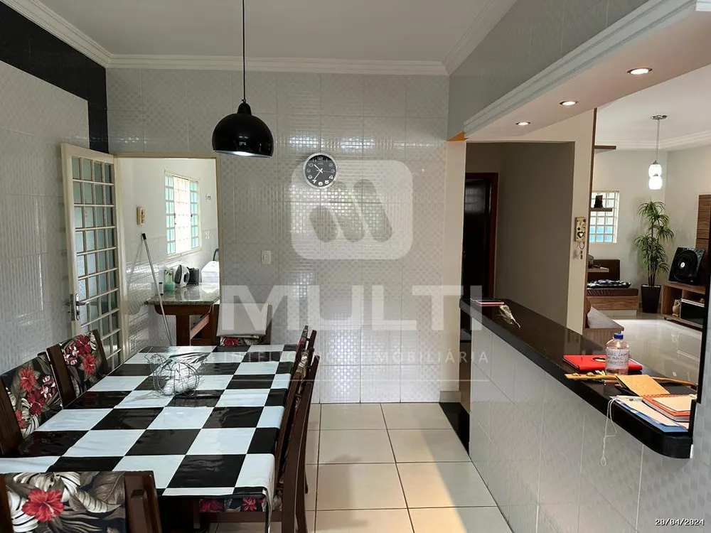 Casa, 3 quartos, 250 m² - Foto 8