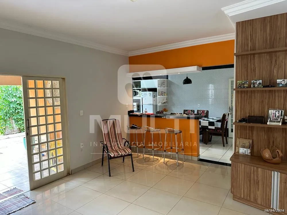 Casa, 3 quartos, 250 m² - Foto 2