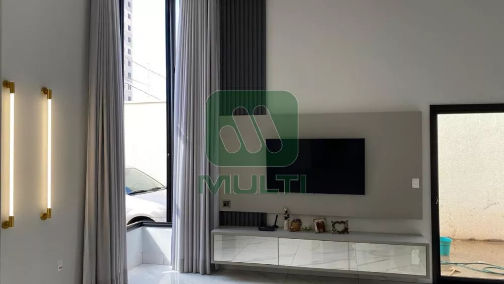 Casa à venda com 2 quartos, 97m² - Foto 3