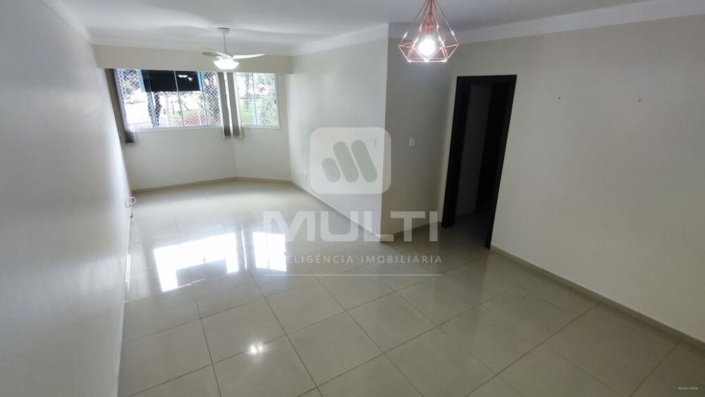 Apartamento à venda com 3 quartos, 90m² - Foto 1