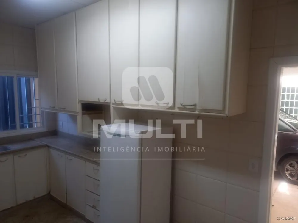 Casa, 4 quartos, 240 m² - Foto 12