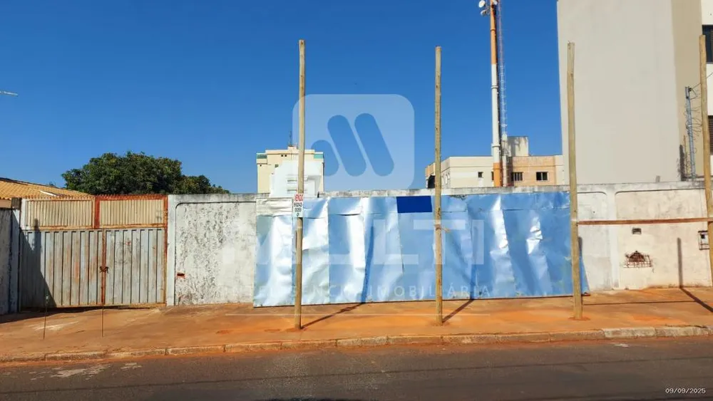 Loteamento e Condomínio - Foto 1
