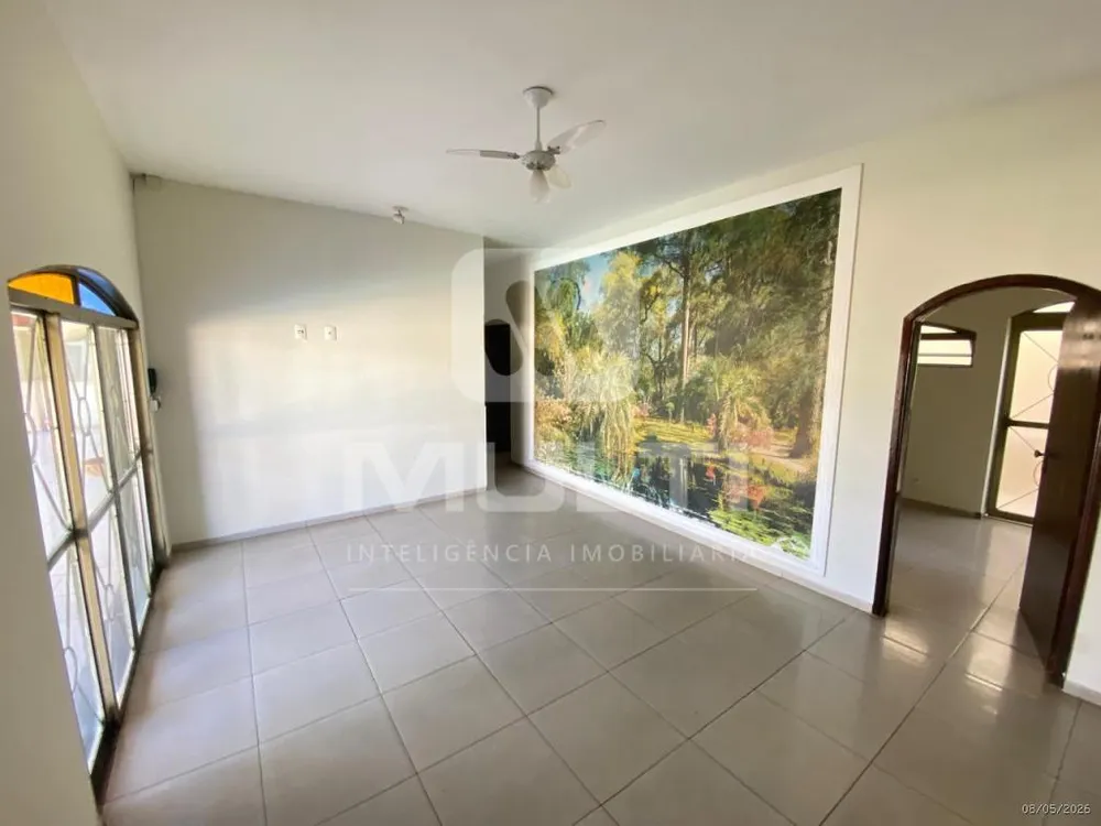 Casa, 5 quartos, 289 m² - Foto 1
