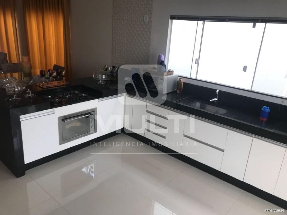 Casa, 4 quartos, 238 m² - Foto 4