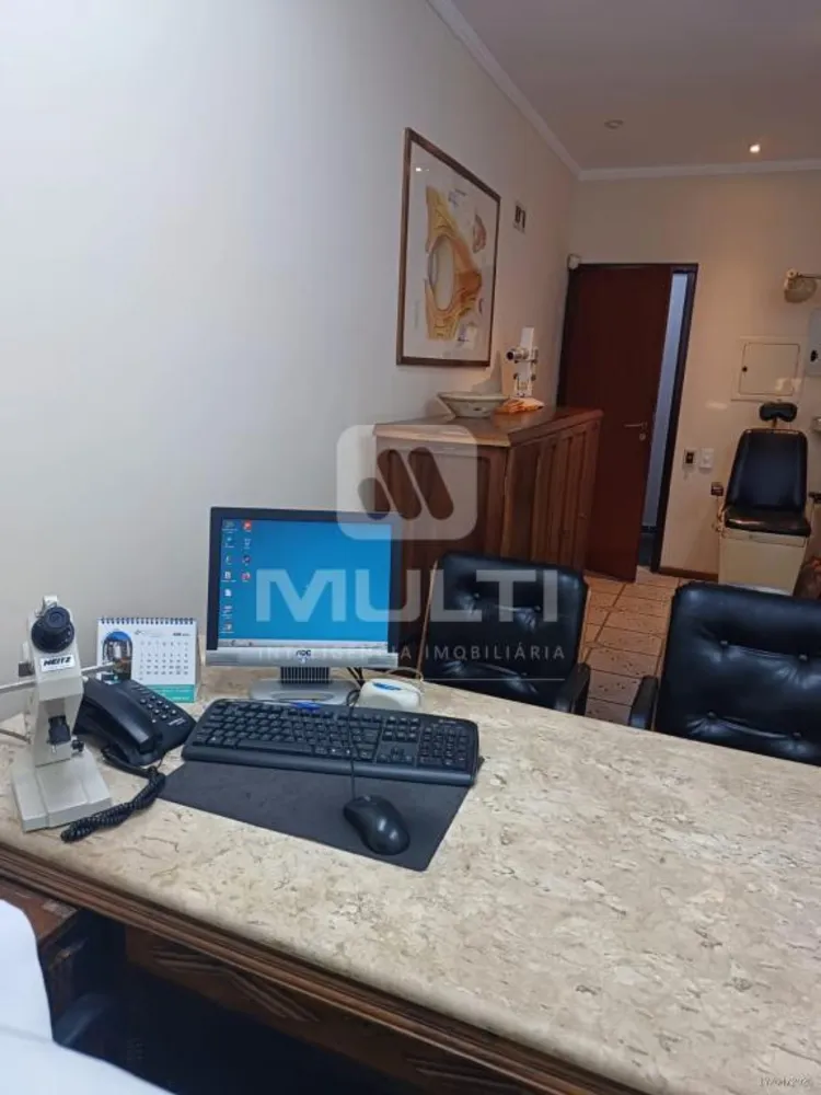 Casa, 3 quartos, 218 m² - Foto 1
