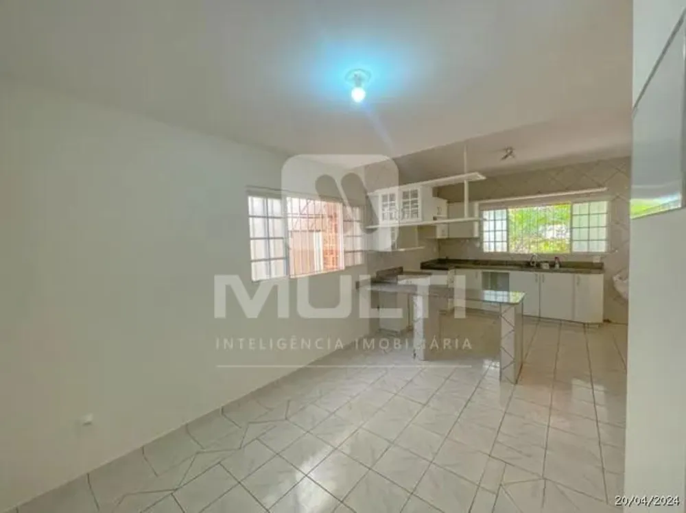 Casa, 3 quartos, 273 m² - Foto 1
