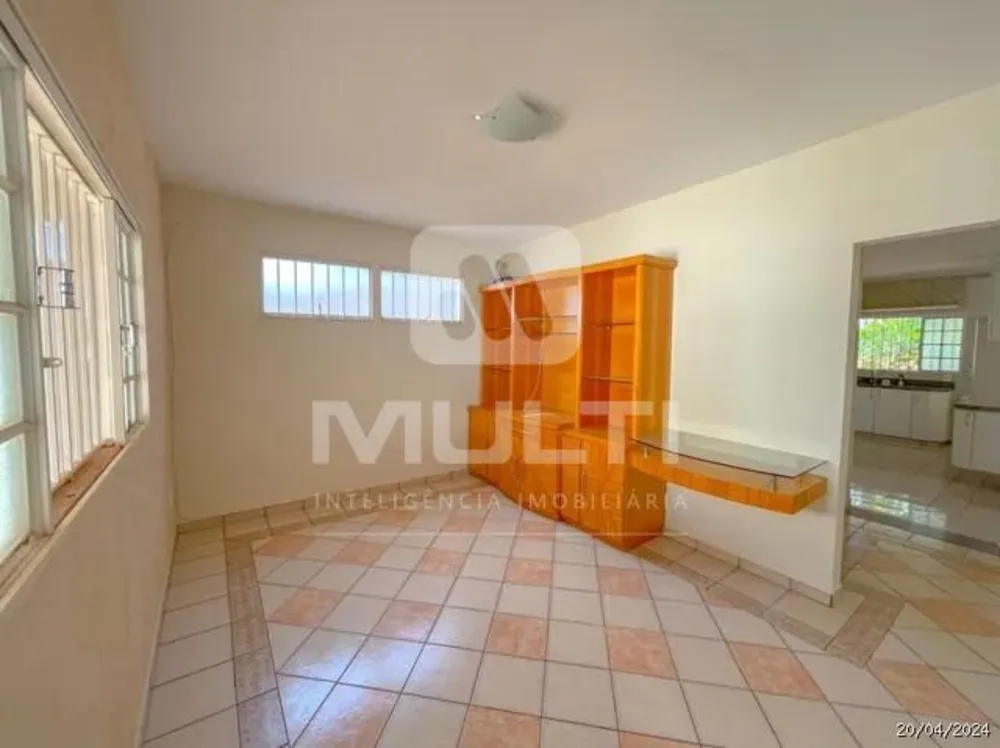 Casa, 3 quartos, 273 m² - Foto 4