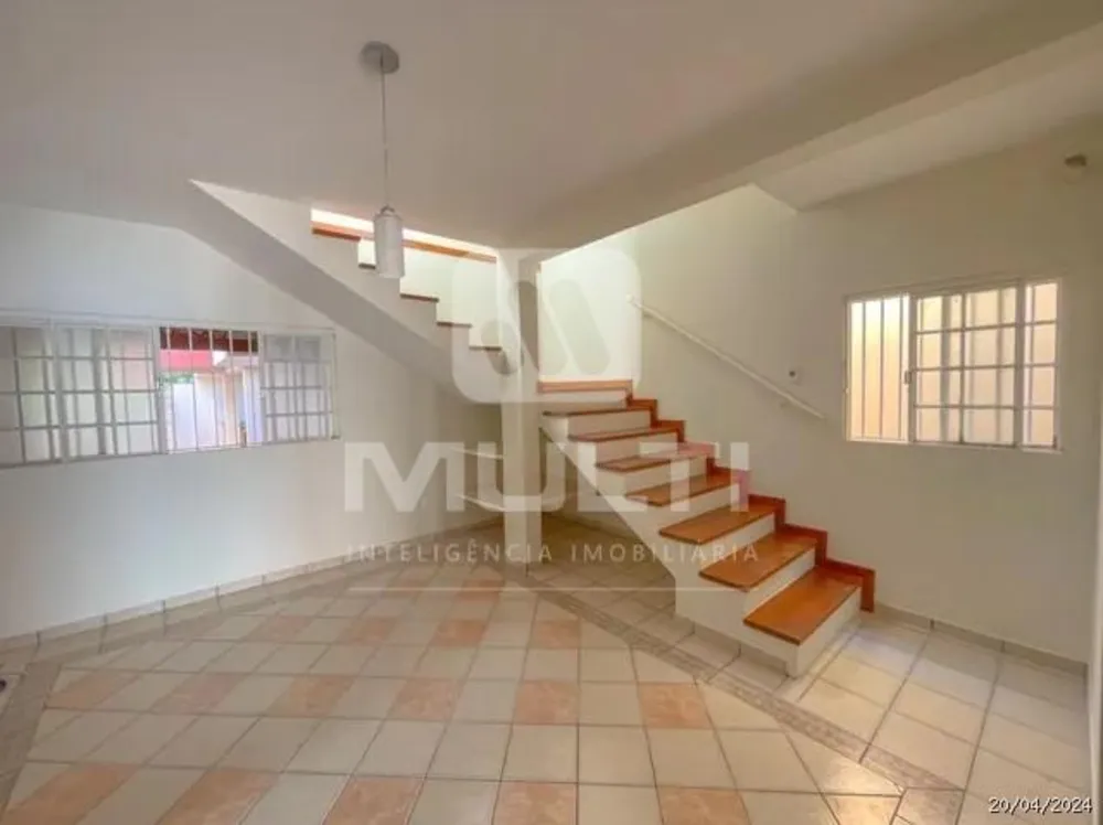 Casa, 3 quartos, 273 m² - Foto 2