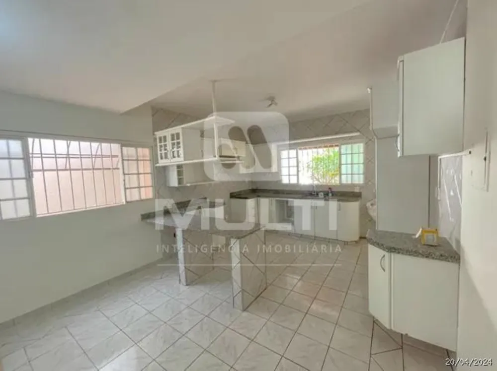 Casa, 3 quartos, 273 m² - Foto 3
