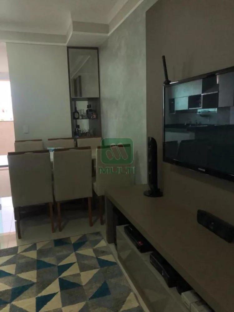 Apartamento à venda com 2 quartos, 60m² - Foto 4