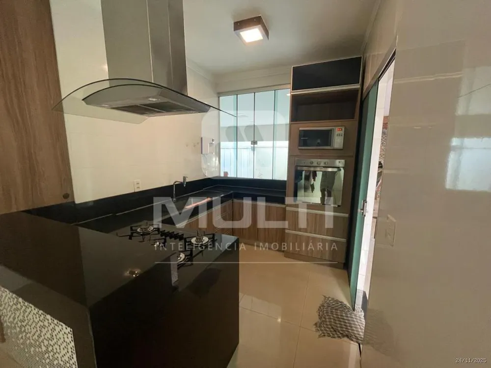 Casa, 3 quartos, 200 m² - Foto 2