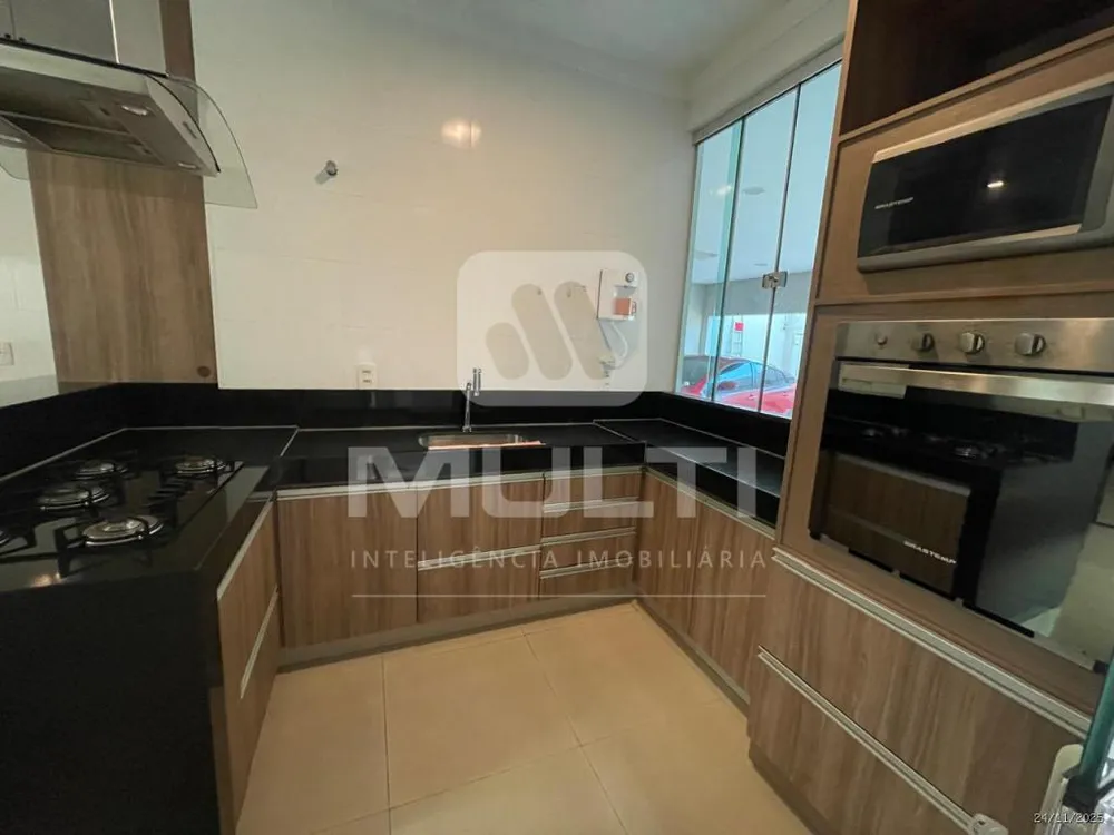 Casa, 3 quartos, 200 m² - Foto 10