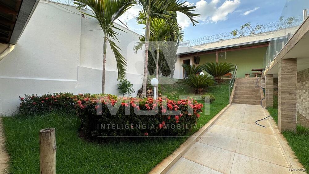Casa, 4 quartos, 300 m² - Foto 1