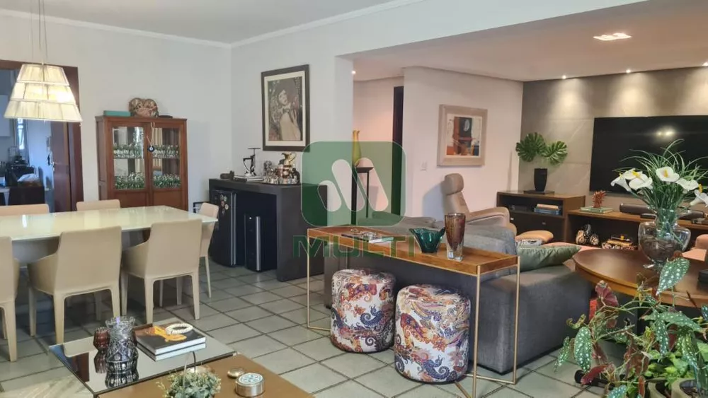 Apartamento à venda com 4 quartos, 190m² - Foto 3