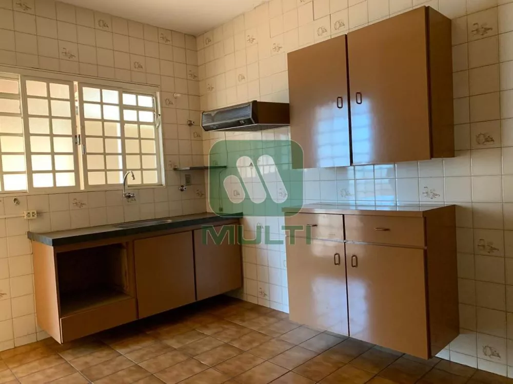 Casa à venda com 5 quartos, 157m² - Foto 8