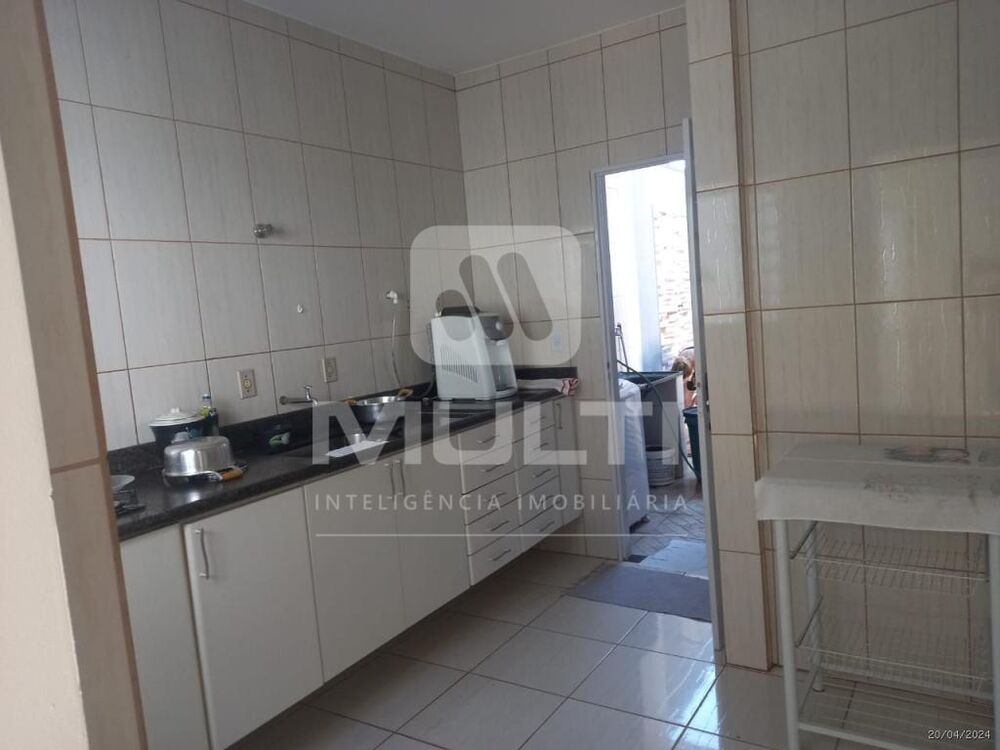 Casa, 4 quartos, 183 m² - Foto 2