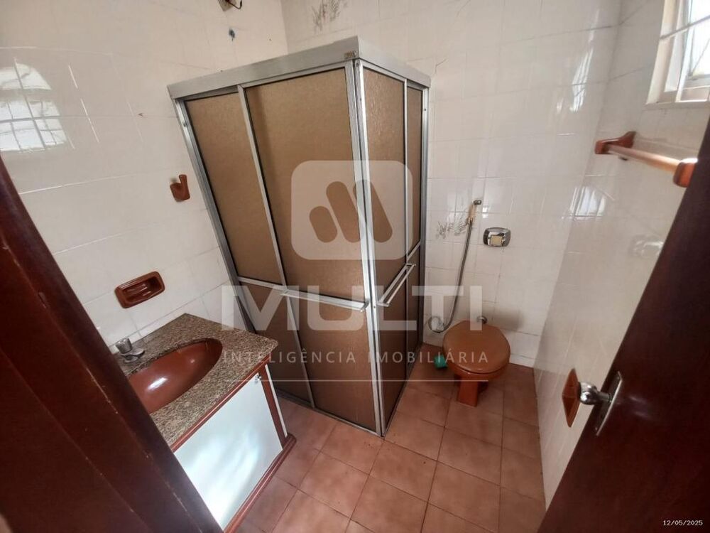 Casa à venda com 3 quartos, 232m² - Foto 10