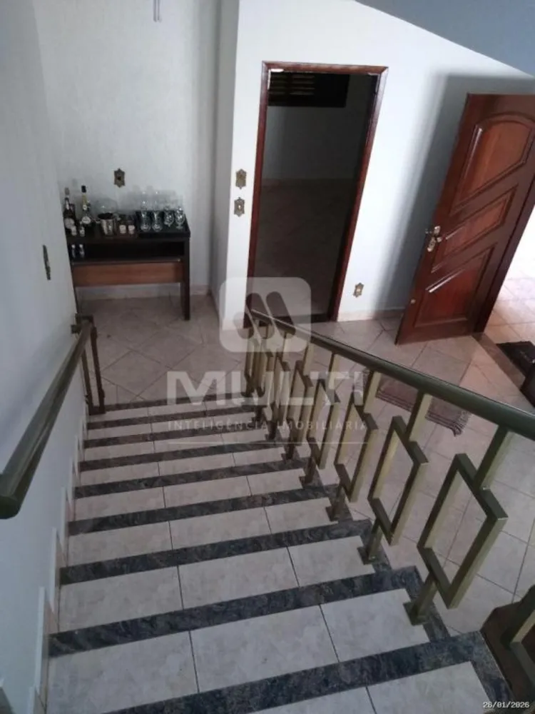 Casa, 4 quartos, 285 m² - Foto 1