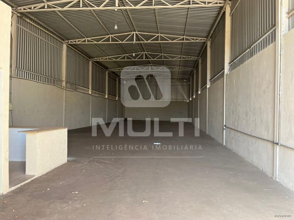 Fazenda à venda com 1 quarto, 350m² - Foto 2