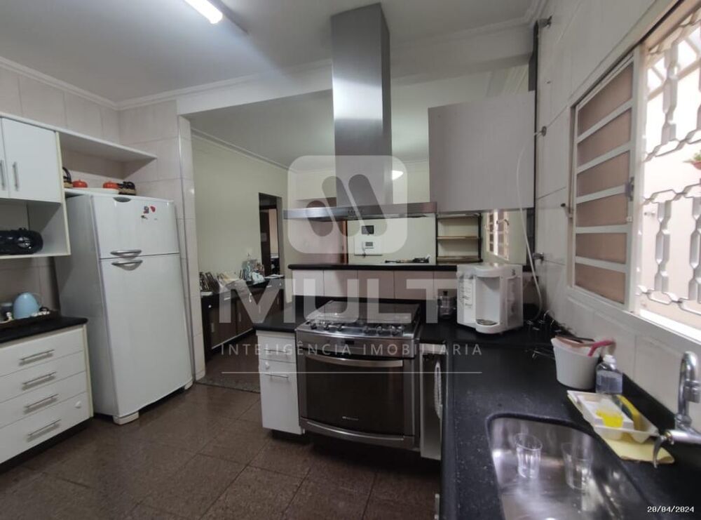Casa, 3 quartos, 280 m² - Foto 2