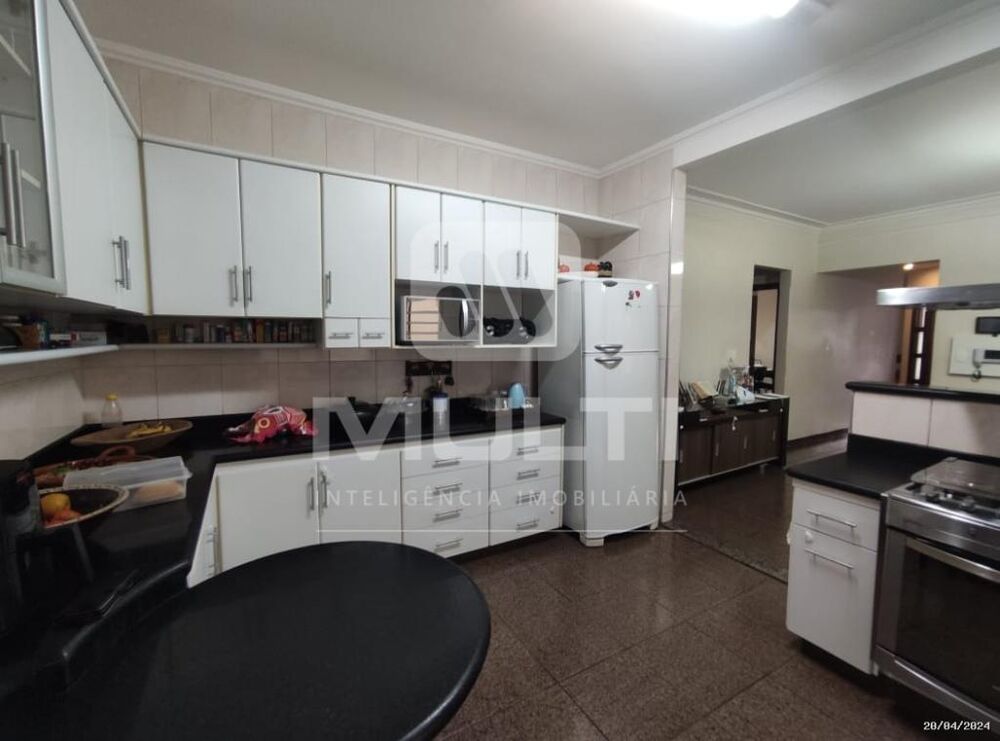 Casa, 3 quartos, 280 m² - Foto 4