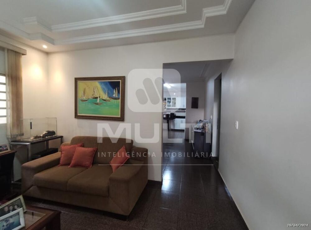 Casa, 3 quartos, 280 m² - Foto 1