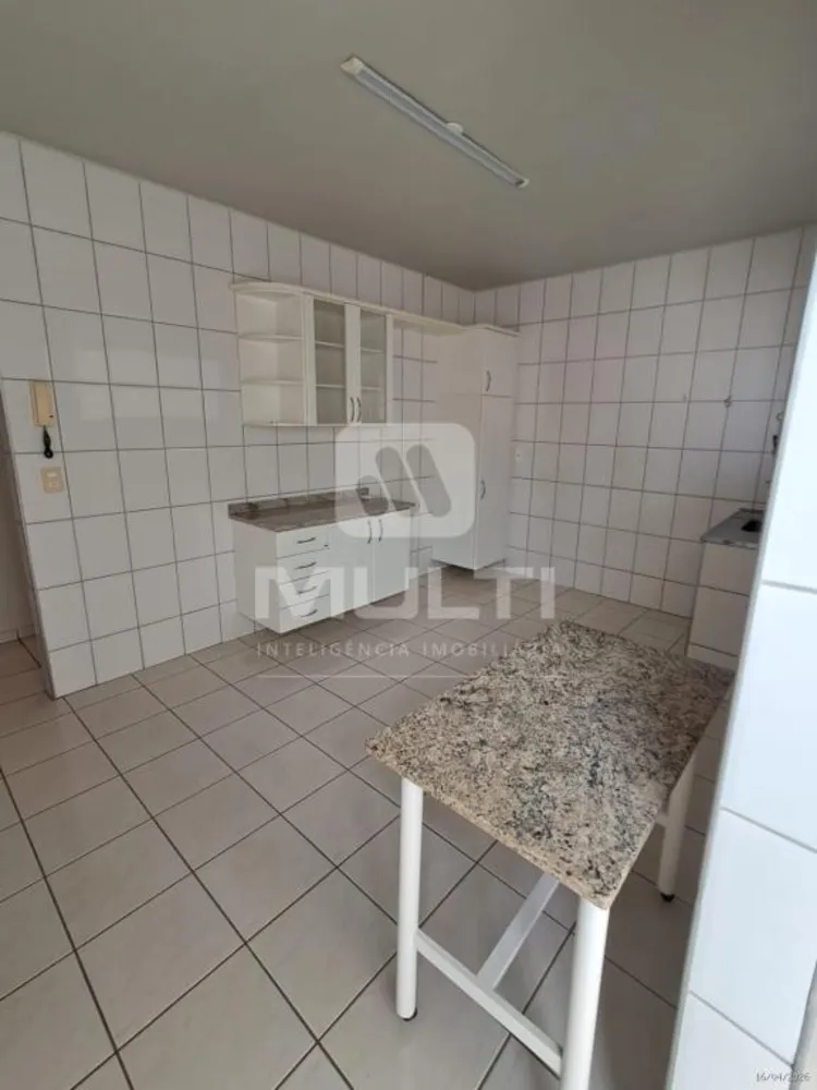 Casa, 3 quartos, 240 m² - Foto 8