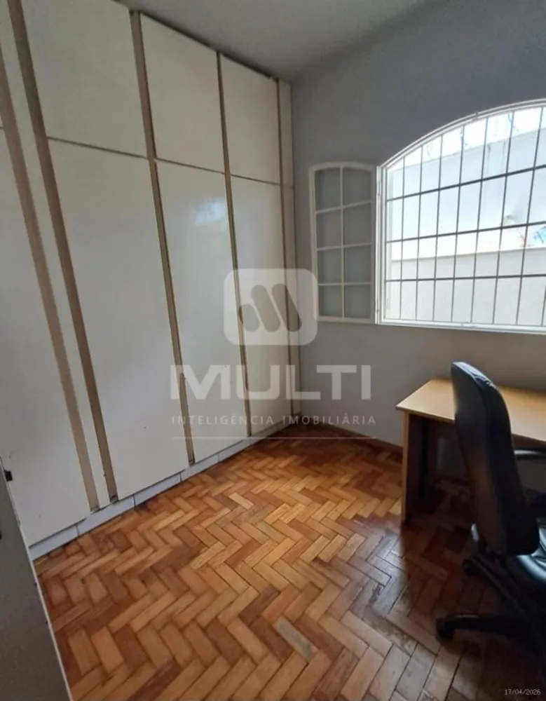 Casa, 3 quartos, 240 m² - Foto 4